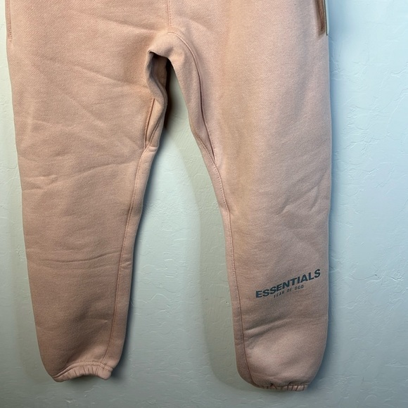 NWT Fear of God Essentials Kids' Logo Sweatpants - Picture 8 of 11